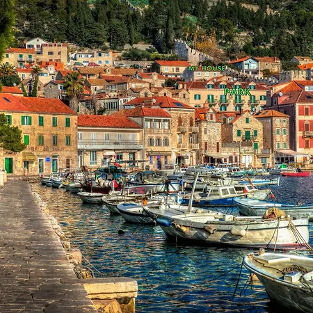 Ivkolina Gasthuis Hvar Town