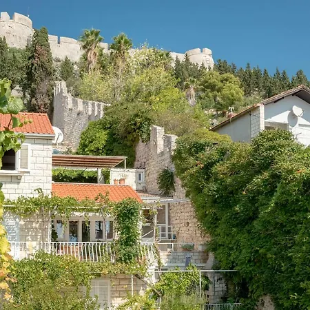 Ivkolina Gasthuis Hvar Town