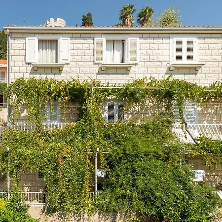 Gasthuis Ivkolina 3*