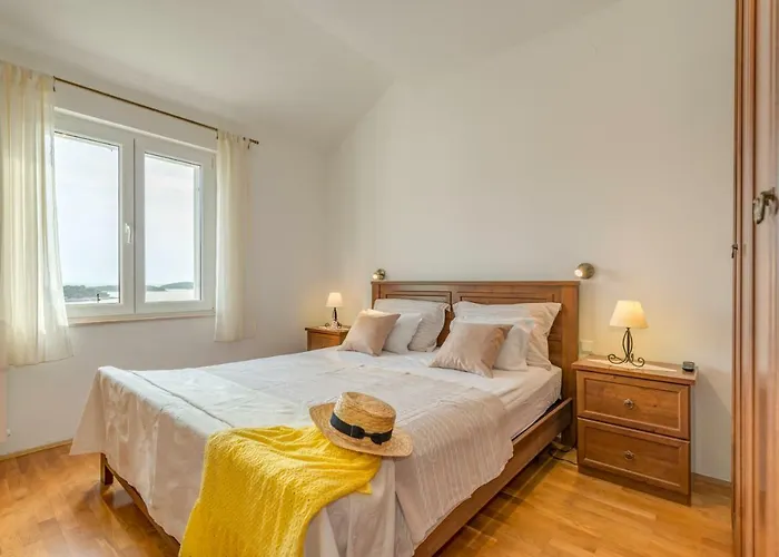 Ivkolina Gasthuis 3*